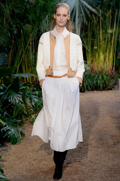Look 32